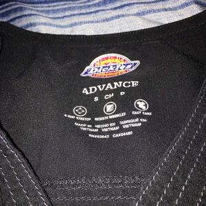 Dickies scrub top size small
